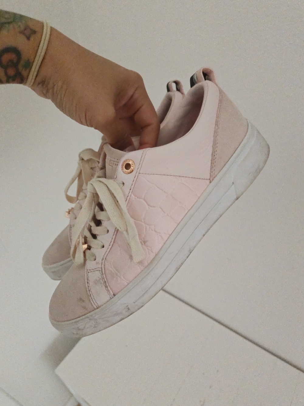 Ted Baker Pink Suede Low-Top Sneakers with Rose-Gold Accents - Picture 2 of 3